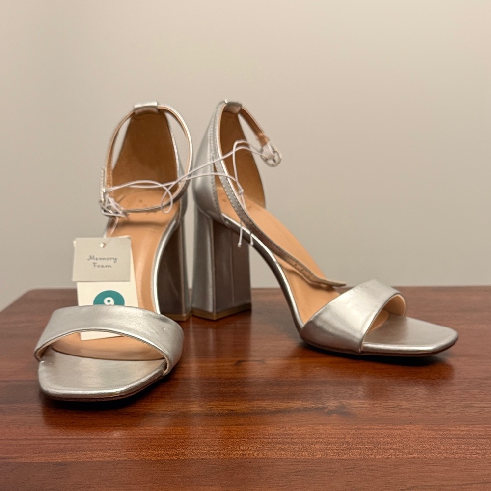 A new day woman’s Shelly Elegant Silver Block Heel Sandals New size 9 - Picture 1 of 5